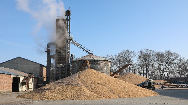 扭虧為盈，糧食烘干用上秸稈打捆直燃鍋爐就是省